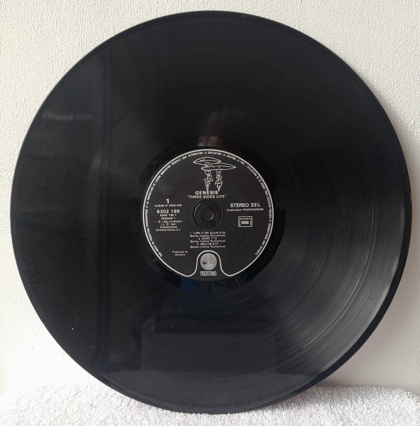 ROCK-Génesis. Three Sides Live. Año 1982